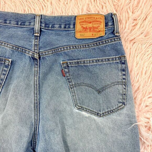Levi's 550 Jeans - Picture 5 of 5